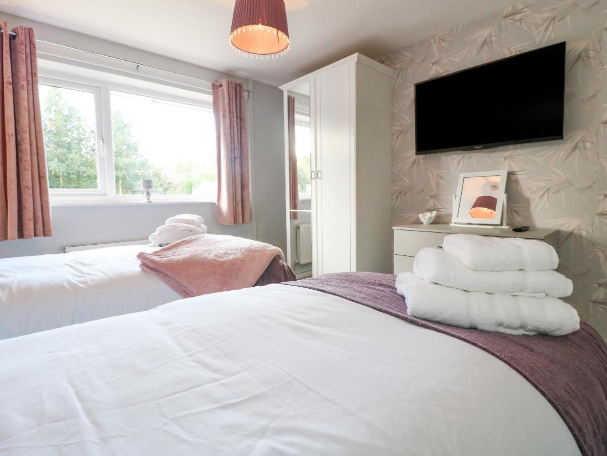 George'S Place Froghall Esterno foto
